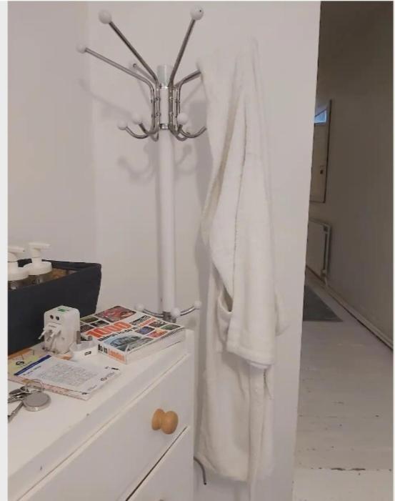 Centrel To London Single Bed Room Quiet Home With Host And Breakfast Exterior photo
