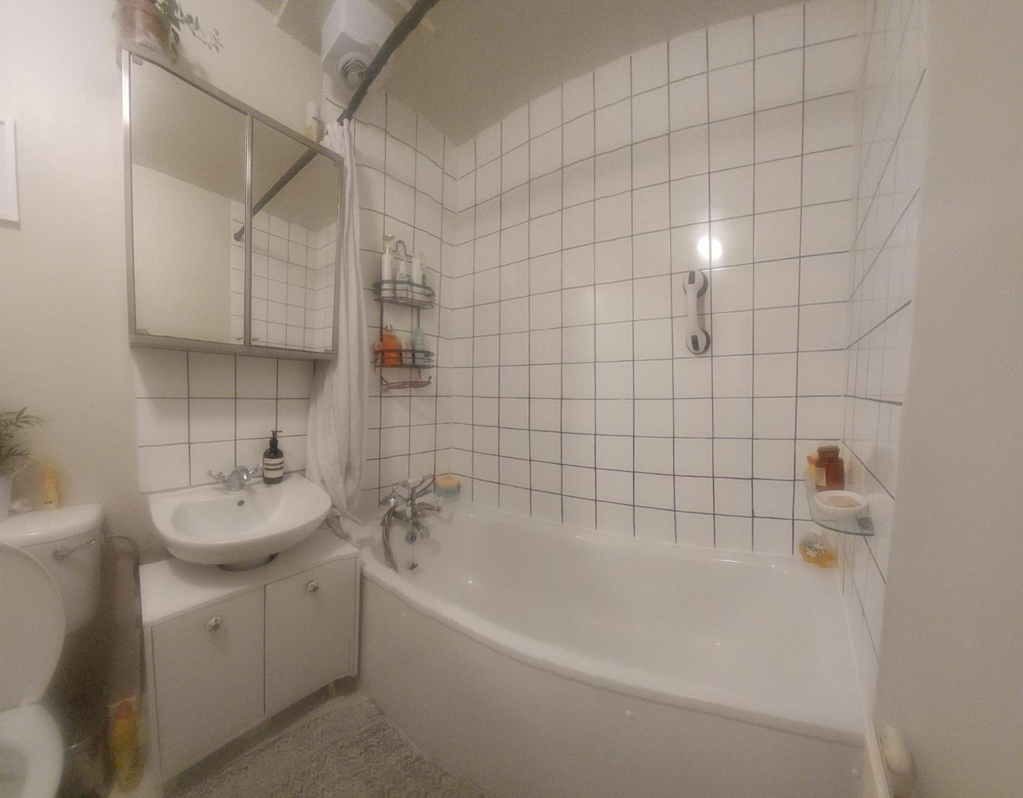 Centrel To London Single Bed Room Quiet Home With Host And Breakfast Exterior photo